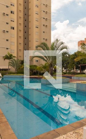 Apartamento à venda com 128m², 4 quartos e 3 vagas Apartamento à venda com 128m², 4 quartos e 3 vagasÁrea comum - Piscina