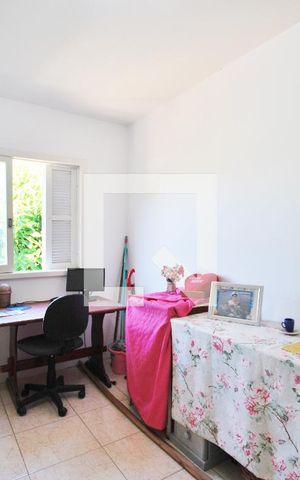 Casa à venda com 594m², 5 quartos e 8 vagasQuarto 2 da casa 2