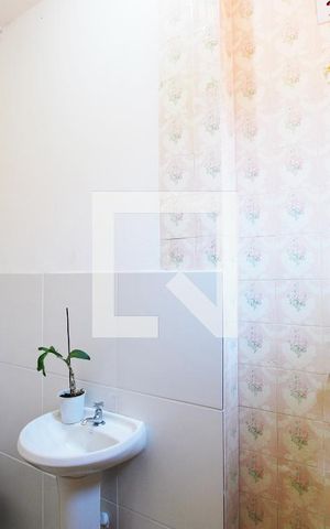 Casa à venda com 594m², 5 quartos e 8 vagasBanheiro - Casa 1