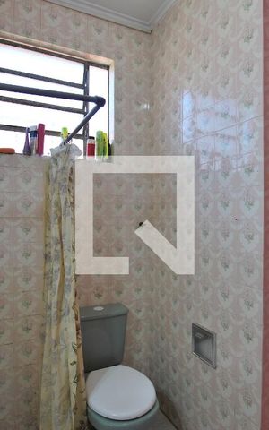 Casa à venda com 594m², 5 quartos e 8 vagasBanheiro - Casa 1
