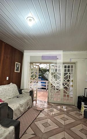 Casa à venda com 300m², 6 quartos e 2 vagasSala