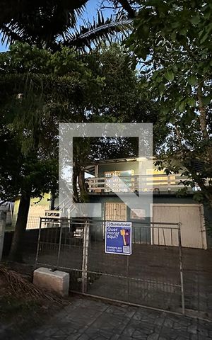 Casa à venda com 300m², 6 quartos e 2 vagasFachada