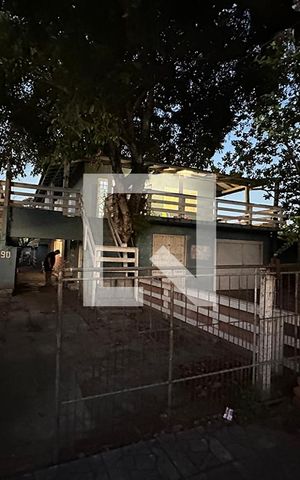 Casa à venda com 300m², 6 quartos e 2 vagasFachada