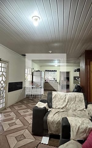 Casa à venda com 300m², 6 quartos e 2 vagasSala