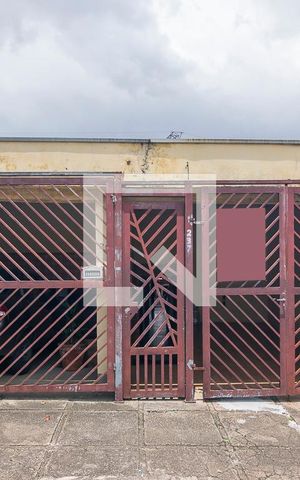 Casa à venda com 231m², 3 quartos e 2 vagas Casa à venda com 231m², 3 quartos e 2 vagasFachada