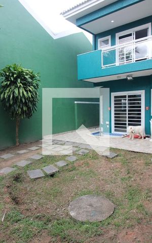 Casa à venda com 340m², 4 quartos e 3 vagasFrente Da Casa 