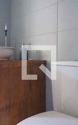 Apartamento à venda com 55m², 2 quartos e 1 vagaBanheiro Corredor