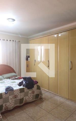 Casa à venda com 220m², 5 quartos e 3 vagasSuíte 