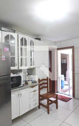 Casa à venda com 220m², 5 quartos e 3 vagasCozinha 