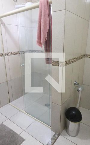 Casa à venda com 220m², 5 quartos e 3 vagasBanheiro 