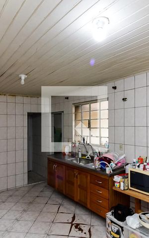 Casa à venda com 252m², 4 quartos e 3 vagas Casa à venda com 252m², 4 quartos e 3 vagasCozinha