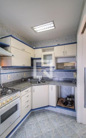 Apartamento à venda com 70m², 3 quartos e 2 vagasCozinha