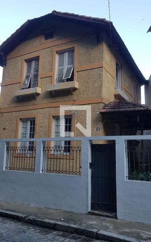 Casa à venda com 340m², 4 quartos e sem vaga