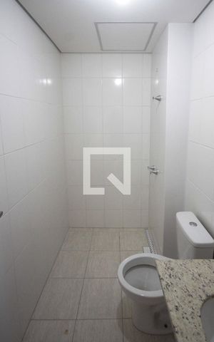 Apartamento para alugar com 43m², 2 quartos e sem vaga Apartamento para alugar com 43m², 2 quartos e sem vagaBanheiro