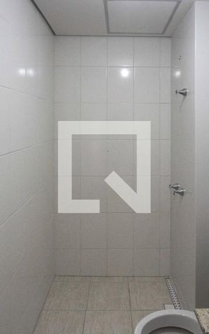 Apartamento para alugar com 43m², 2 quartos e sem vaga Apartamento para alugar com 43m², 2 quartos e sem vagaBanheiro