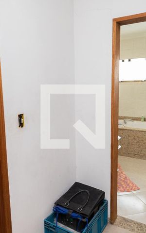 Casa à venda com 360m², 3 quartos e 4 vagas Casa à venda com 360m², 3 quartos e 4 vagasCloset - Suíte 3
