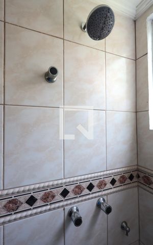 Apartamento para alugar com 65m², 2 quartos e 1 vagaBanheiro - detalhes
