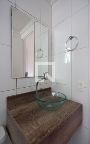 Apartamento para alugar com 65m², 2 quartos e 1 vagaSuíte - banheiro - detalhes