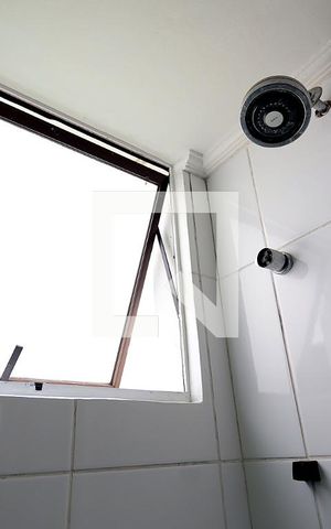 Apartamento para alugar com 65m², 2 quartos e 1 vagaSuíte - banheiro - detalhes