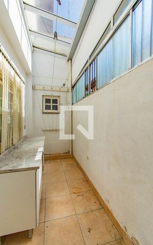 Casa à venda com 200m², 2 quartos e sem vaga