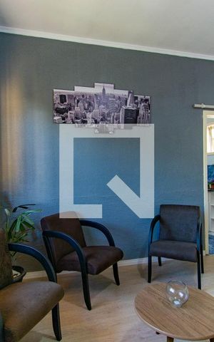 Casa à venda com 200m², 2 quartos e sem vaga Casa à venda com 200m², 2 quartos e sem vagaQuarto