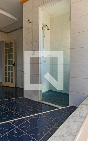 Casa à venda com 200m², 2 quartos e sem vaga Casa à venda com 200m², 2 quartos e sem vagaBanheiro