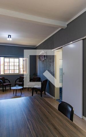 Casa à venda com 200m², 2 quartos e sem vaga Casa à venda com 200m², 2 quartos e sem vagaQuarto