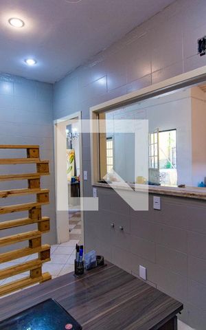 Casa à venda com 200m², 2 quartos e sem vaga Casa à venda com 200m², 2 quartos e sem vagaSala