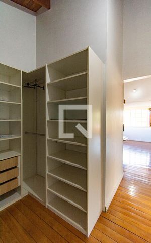Casa à venda com 200m², 2 quartos e sem vaga