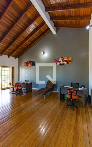 Casa à venda com 200m², 2 quartos e sem vaga Casa à venda com 200m², 2 quartos e sem vagaSala