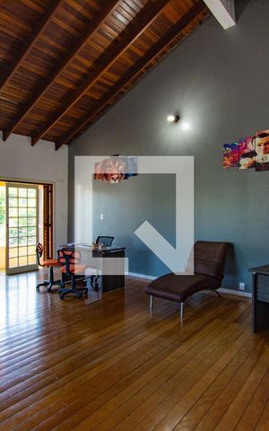 Casa à venda com 200m², 2 quartos e sem vaga Casa à venda com 200m², 2 quartos e sem vagaSala