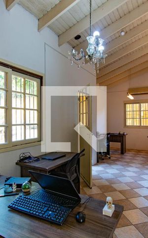 Casa à venda com 200m², 2 quartos e sem vaga Casa à venda com 200m², 2 quartos e sem vagaSala