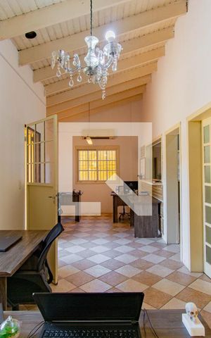 Casa à venda com 200m², 2 quartos e sem vaga Casa à venda com 200m², 2 quartos e sem vagaQuarto
