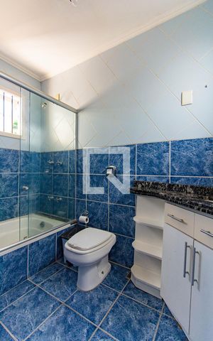 Casa à venda com 200m², 2 quartos e sem vaga Casa à venda com 200m², 2 quartos e sem vagaBanheiro