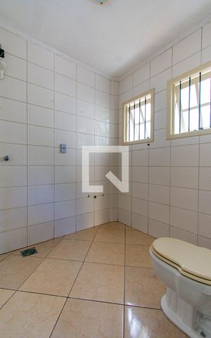 Casa à venda com 200m², 2 quartos e sem vaga Casa à venda com 200m², 2 quartos e sem vagaBanheiro