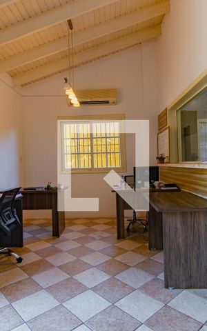 Casa à venda com 200m², 2 quartos e sem vaga Casa à venda com 200m², 2 quartos e sem vagaQuarto