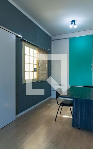 Casa à venda com 200m², 2 quartos e sem vaga Casa à venda com 200m², 2 quartos e sem vagaQuarto