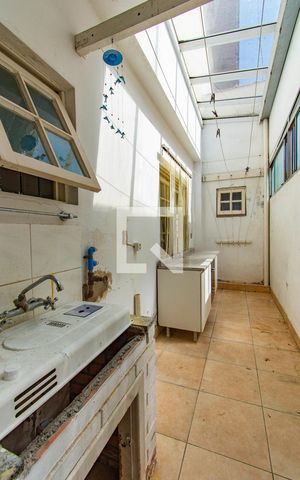Casa à venda com 200m², 2 quartos e sem vaga