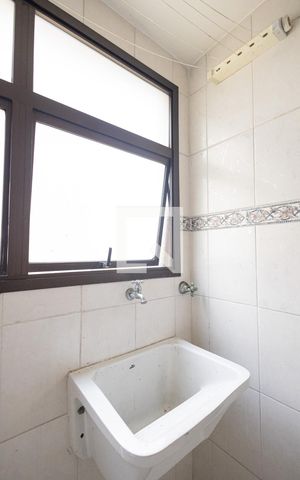 Apartamento à venda com 70m², 3 quartos e 1 vaga Apartamento à venda com 70m², 3 quartos e 1 vagaÁrea de Serviço