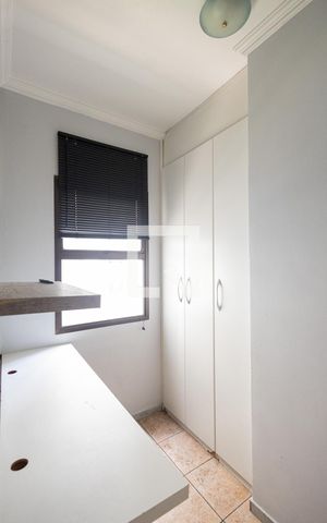 Apartamento à venda com 70m², 3 quartos e 1 vaga Apartamento à venda com 70m², 3 quartos e 1 vagaEscritório