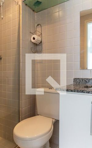 Studio para alugar com 30m², 1 quarto e 1 vaga Studio para alugar com 30m², 1 quarto e 1 vagaBanheiro