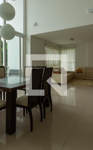 Casa de condomínio para alugar com 620m², 5 quartos e 6 vagas Casa de condomínio para alugar com 620m², 5 quartos e 6 vagasSala