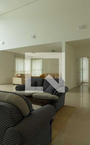 Casa de condomínio para alugar com 620m², 5 quartos e 6 vagas Casa de condomínio para alugar com 620m², 5 quartos e 6 vagasSala