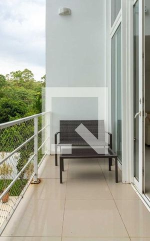 Casa de condomínio para alugar com 620m², 5 quartos e 6 vagas Casa de condomínio para alugar com 620m², 5 quartos e 6 vagasSala