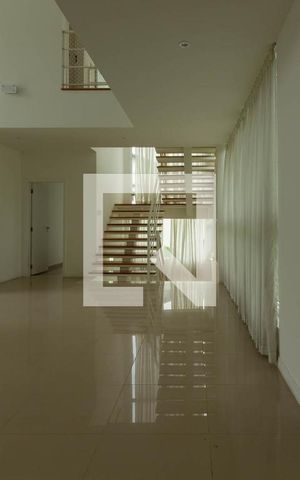 Casa de condomínio para alugar com 620m², 5 quartos e 6 vagas Casa de condomínio para alugar com 620m², 5 quartos e 6 vagasSala