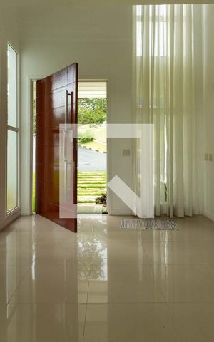 Casa de condomínio para alugar com 620m², 5 quartos e 6 vagas Casa de condomínio para alugar com 620m², 5 quartos e 6 vagasSala