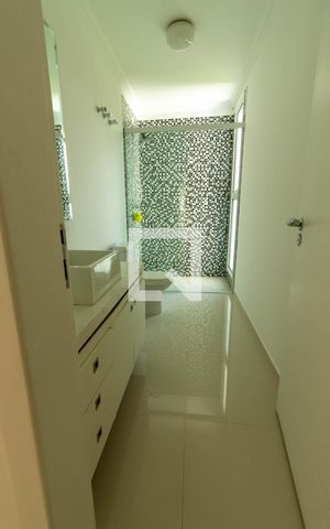 Casa de condomínio para alugar com 620m², 5 quartos e 6 vagas Casa de condomínio para alugar com 620m², 5 quartos e 6 vagasBanheiro do Quarto 2