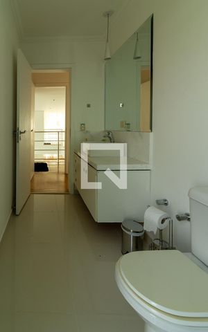 Casa de condomínio para alugar com 620m², 5 quartos e 6 vagas Casa de condomínio para alugar com 620m², 5 quartos e 6 vagasBanheiro do Quarto 2