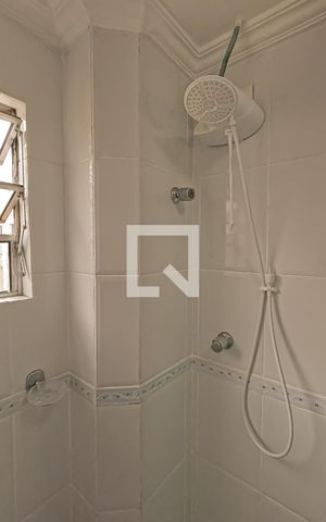 Apartamento à venda com 61m², 2 quartos e 1 vaga Apartamento à venda com 61m², 2 quartos e 1 vagaBanheiro