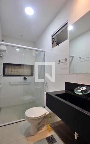 Casa à venda com 289m², 4 quartos e 4 vagasBanheiro 1